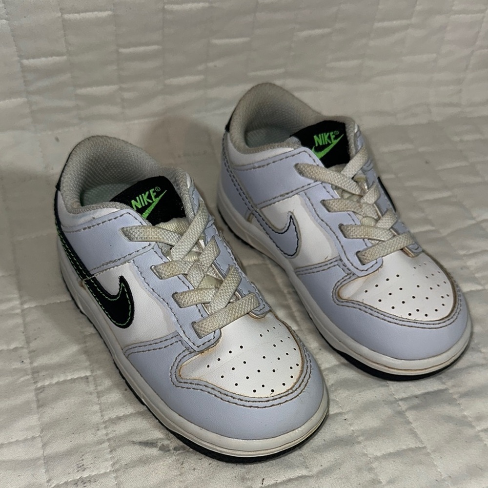 Nike Dunks Low Toddler 8C White Gray Black Green Sneakers